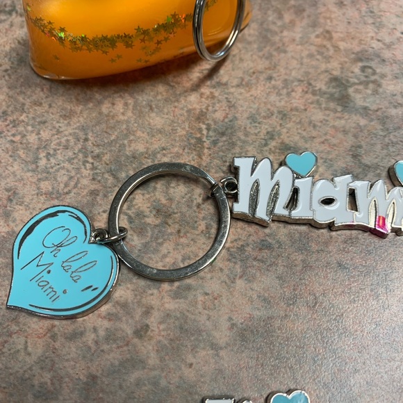 Keychain lot - Picture 3 of 4